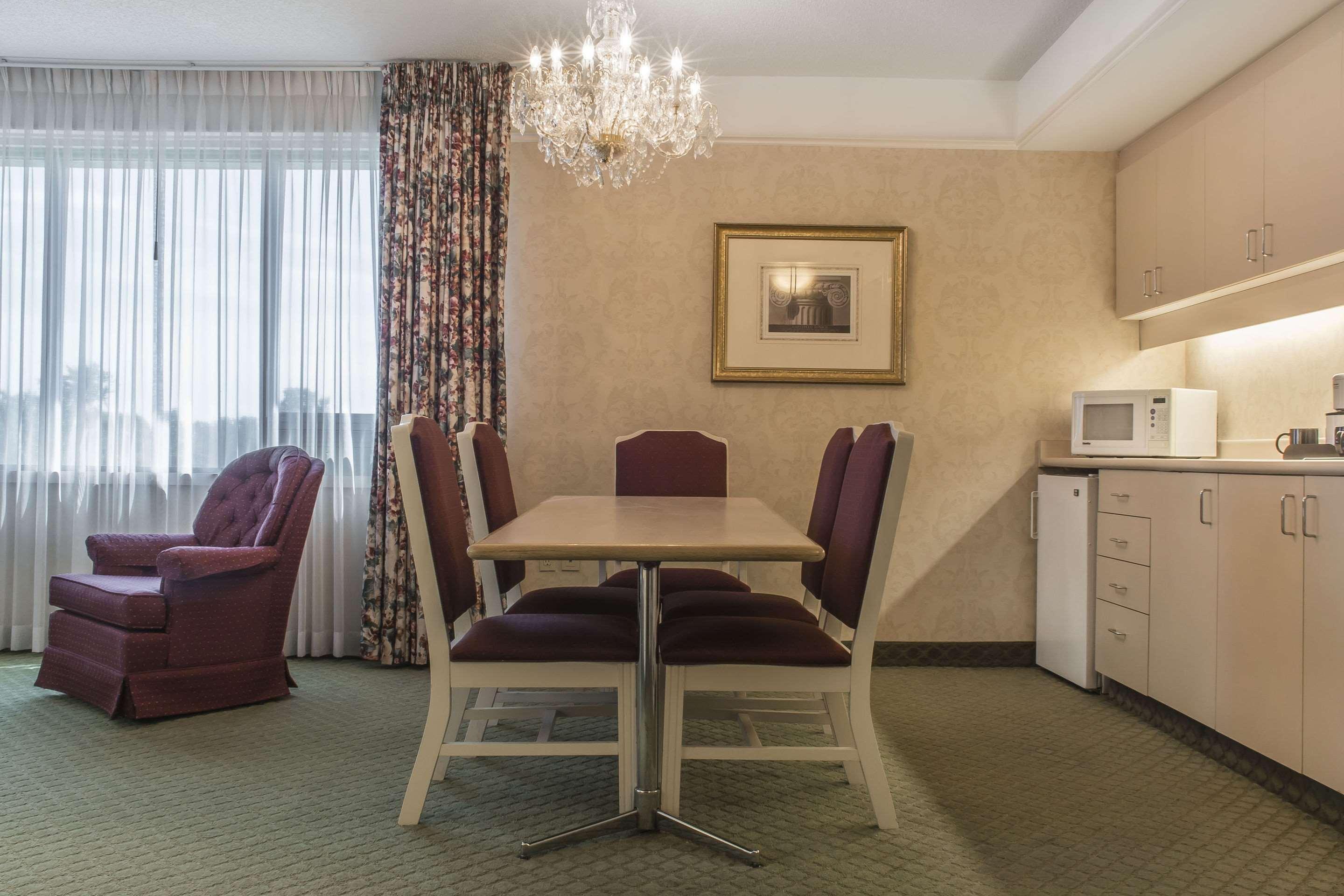 Clarion Hotel & Conference Centre Fort Erie Bagian luar foto