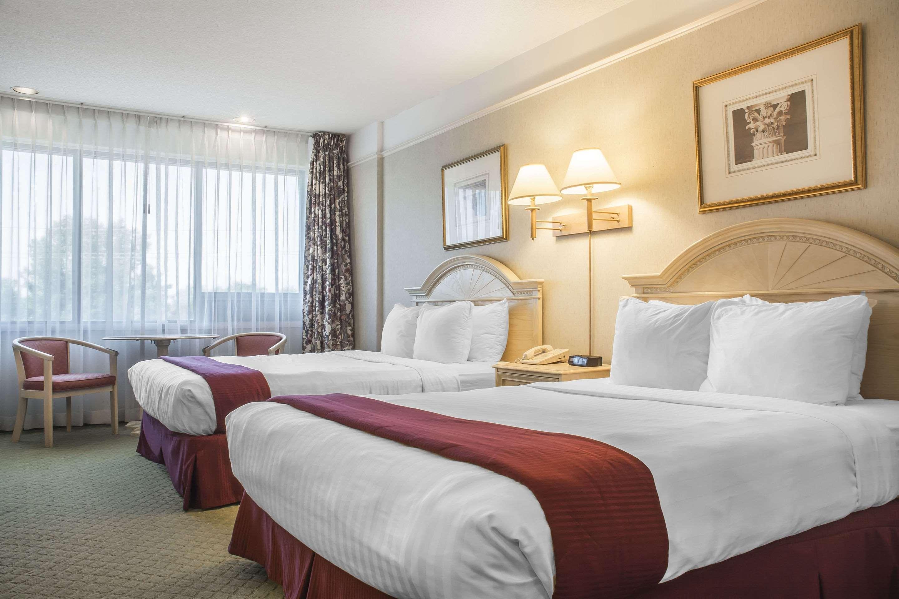 Clarion Hotel & Conference Centre Fort Erie Bagian luar foto