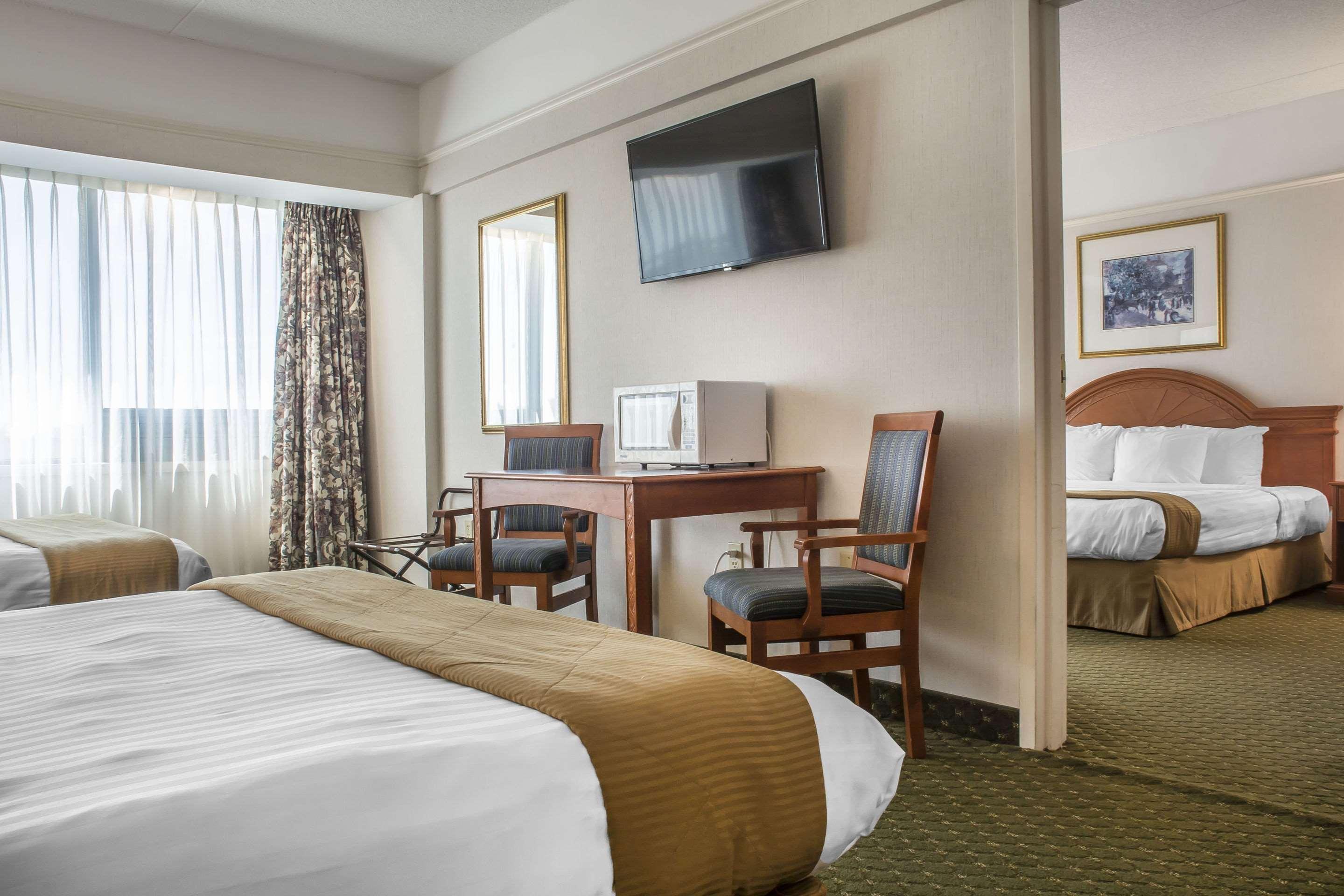 Clarion Hotel & Conference Centre Fort Erie Bagian luar foto