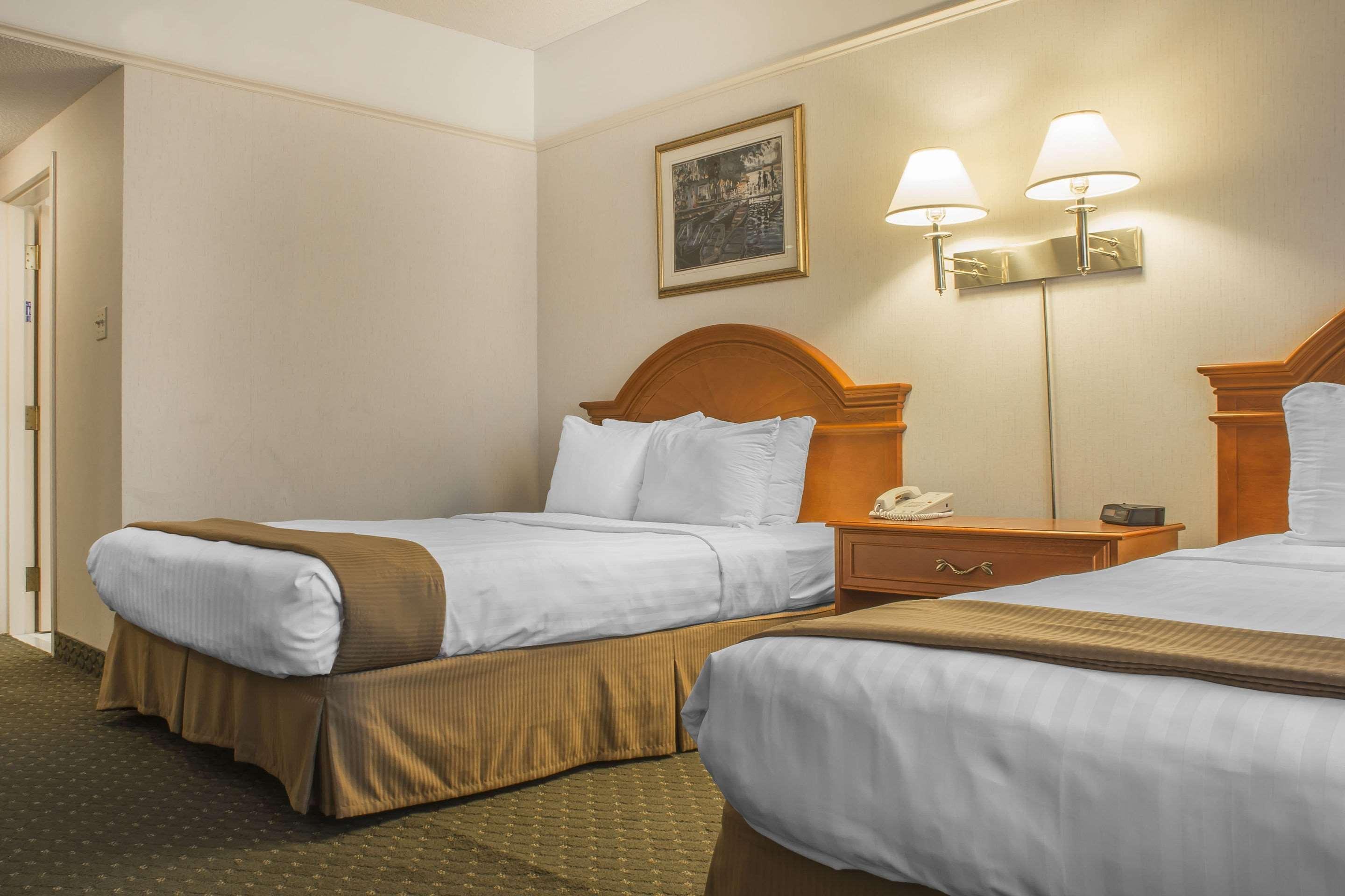 Clarion Hotel & Conference Centre Fort Erie Bagian luar foto