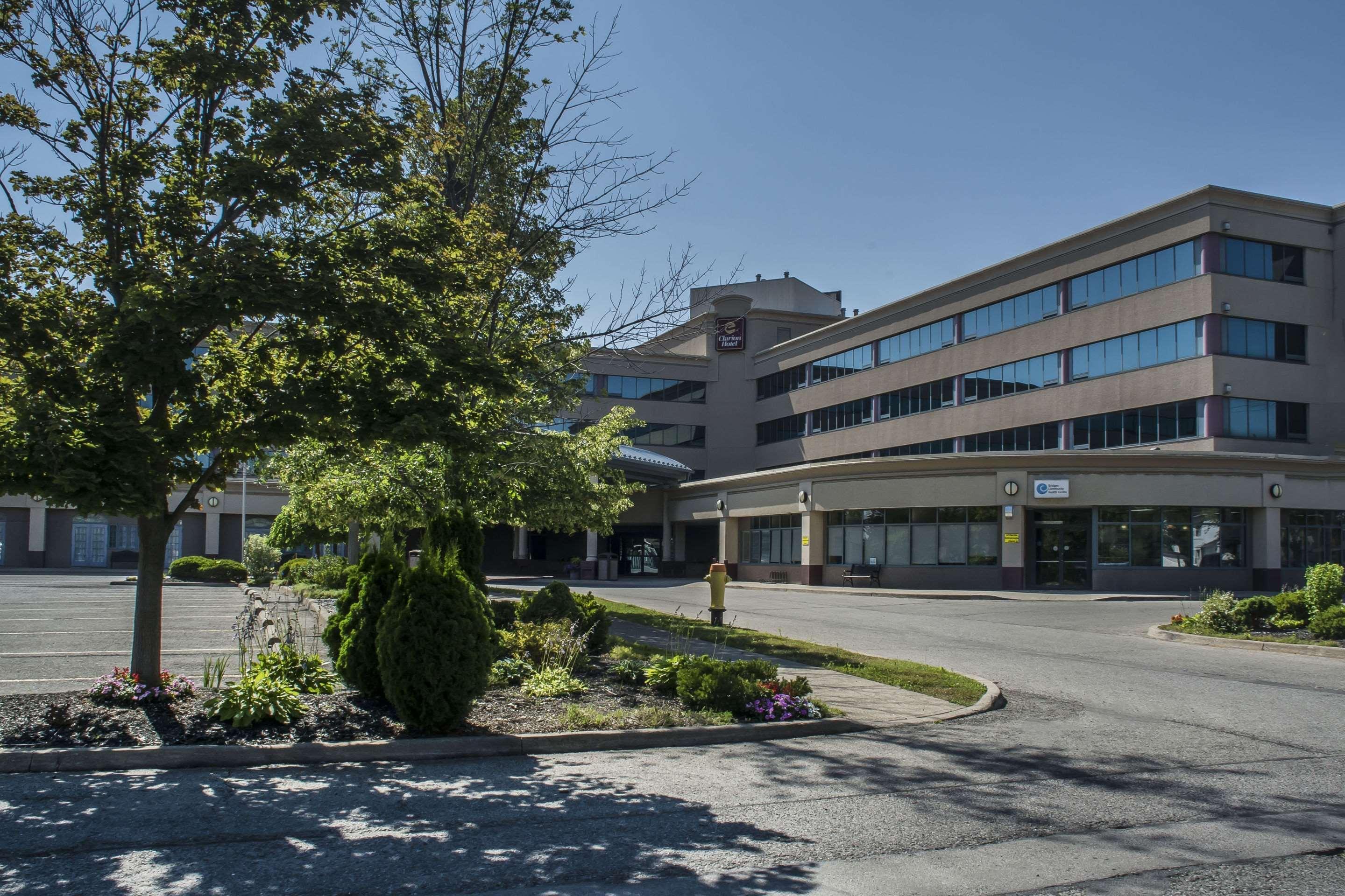 Clarion Hotel & Conference Centre Fort Erie Bagian luar foto