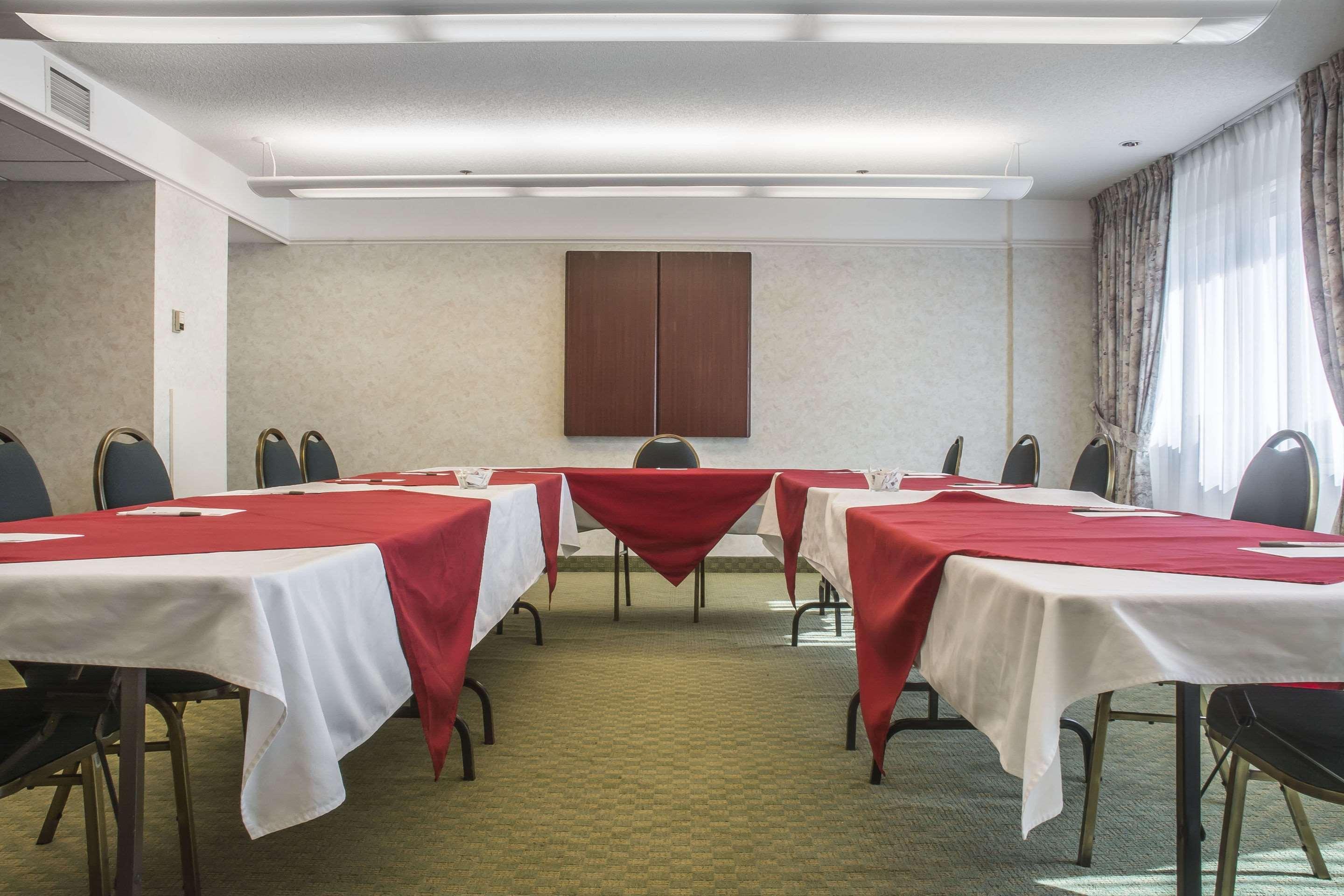 Clarion Hotel & Conference Centre Fort Erie Bagian luar foto