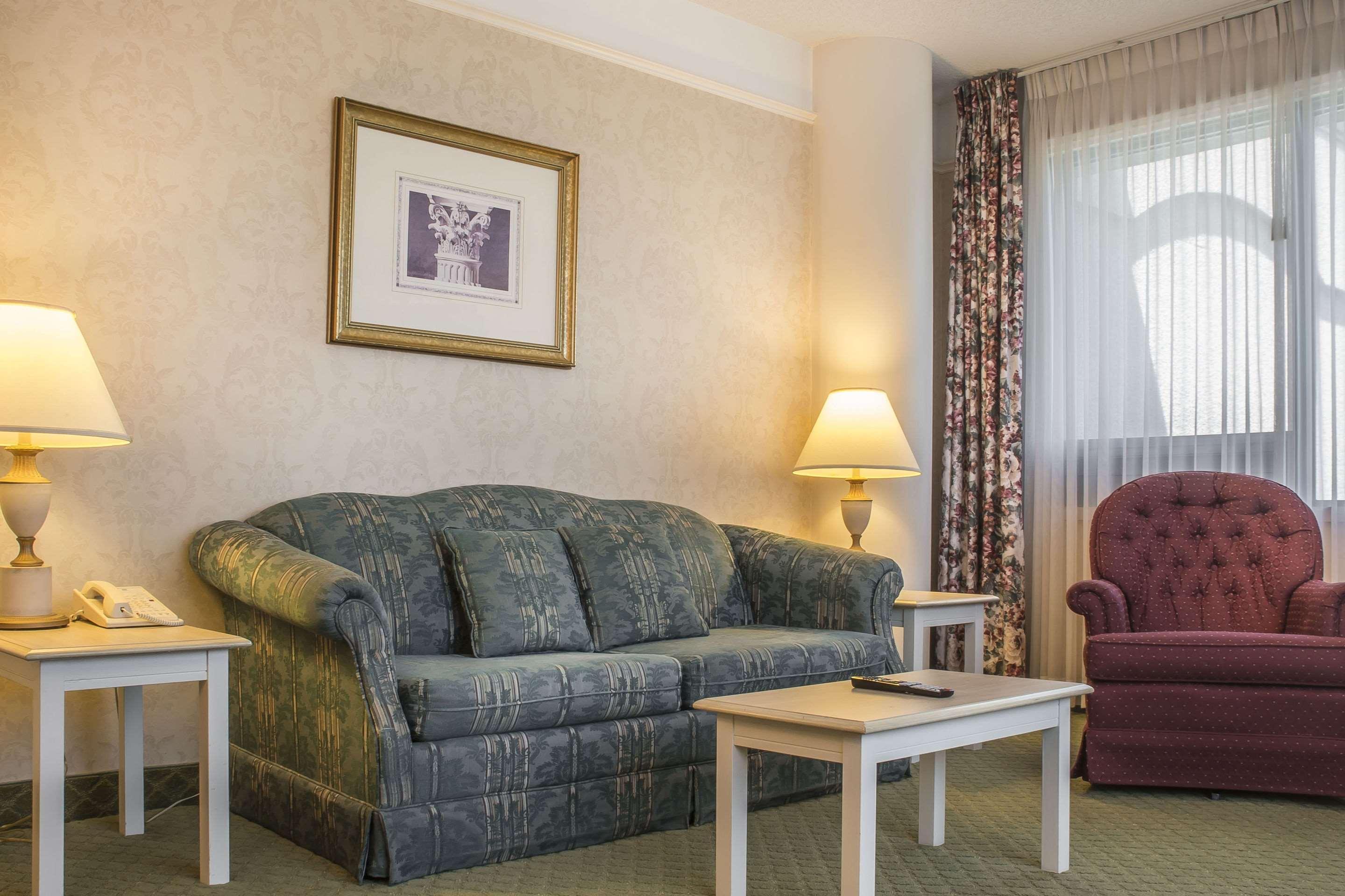 Clarion Hotel & Conference Centre Fort Erie Bagian luar foto